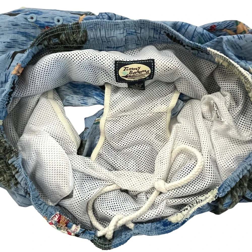 Tommy Bahama Paradise Nation Swim Trunks M Miss Bahama Pinup Girl Graphic Shorts